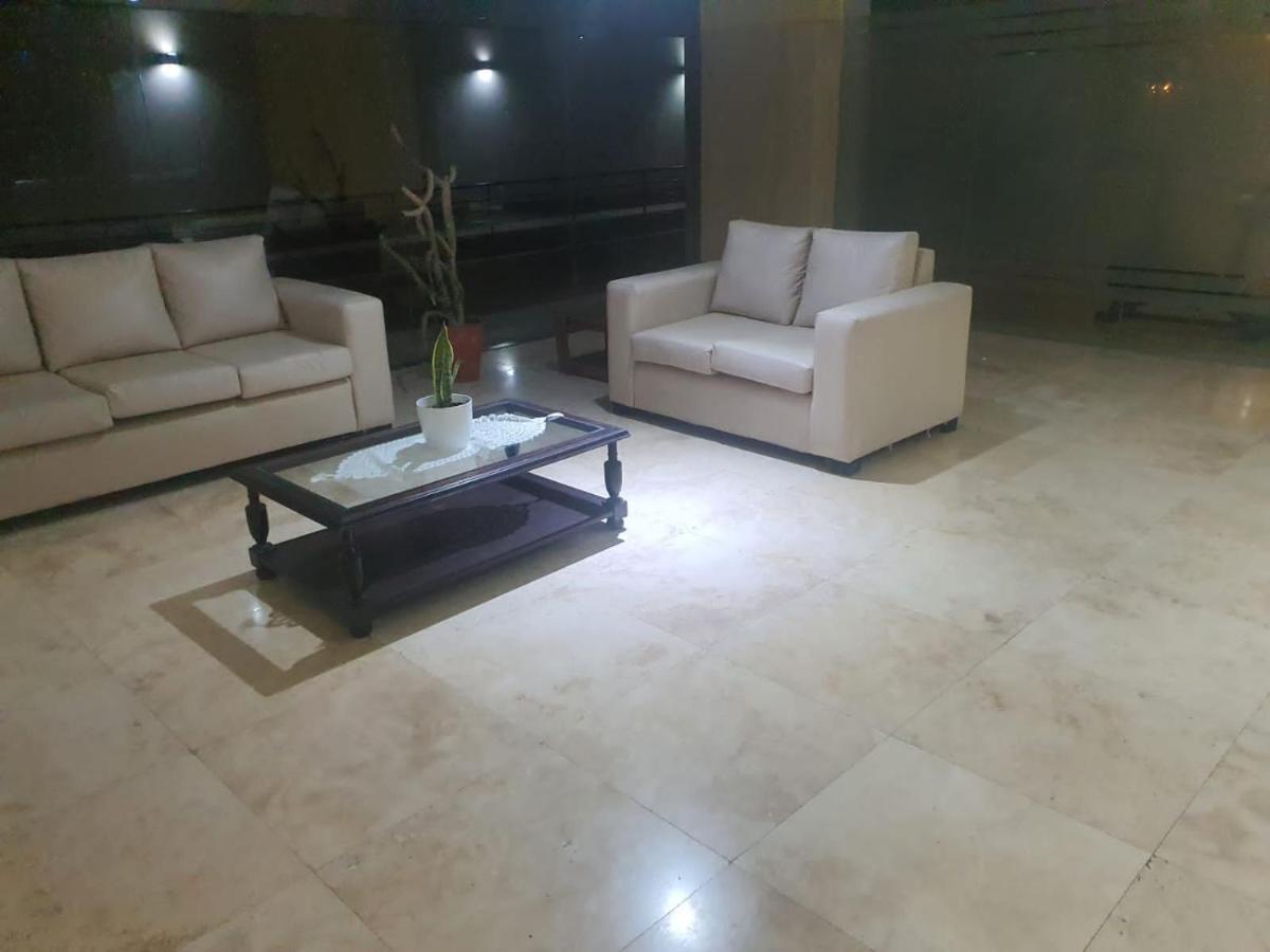 Pilar Centro Pileta Solarium Hospital Austral Cochera Seguridad 24 Hs Apartamento *
